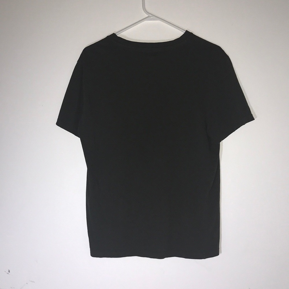 Green shirt sleeve shirt